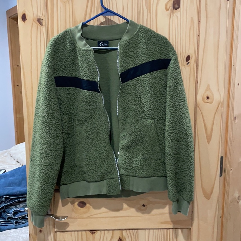 Zyia Flying V jacket